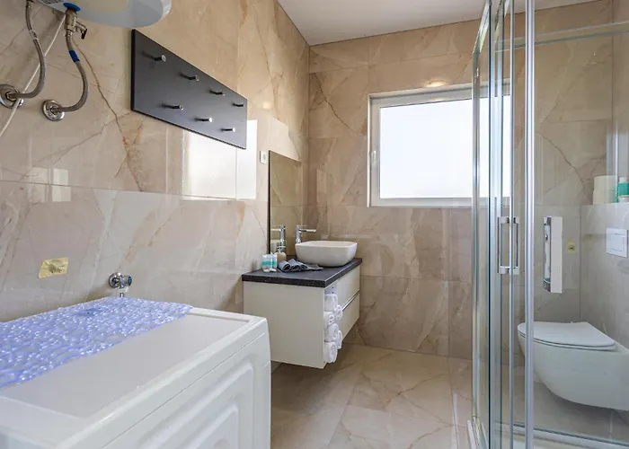 2 Bedroom Lovely In Barbat *