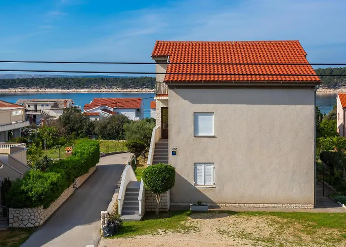 2 Bedroom Lovely In Barbat * Barbat na Rabu
