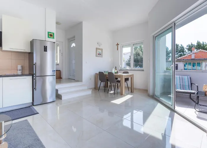 2 Bedroom Lovely In Barbat * Barbat na Rabu
