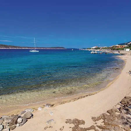 2 Bedroom Lovely In Barbat