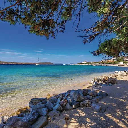 2 Bedroom Lovely In Barbat Barbat na Rabu