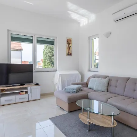 2 Bedroom Lovely In Barbat *