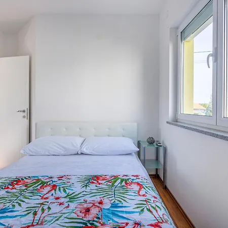 Appartement 2 Bedroom Lovely In Barbat *